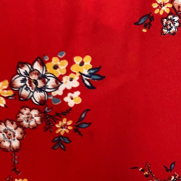 woman’s red floral flutter sleeved blouse. - Picture 3 of 3
